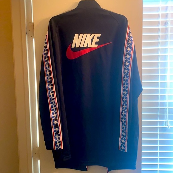 Nike Jacket, Track Jacket XL Coat - Picture 2 of 3